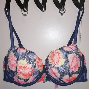 BNWOT Victoria's secret push-up bra